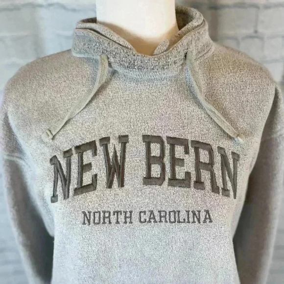 NEW BERN North Carolina mock Neck Gray sweatshirt Woman’s M BASIX OF America - Picture 7 of 15